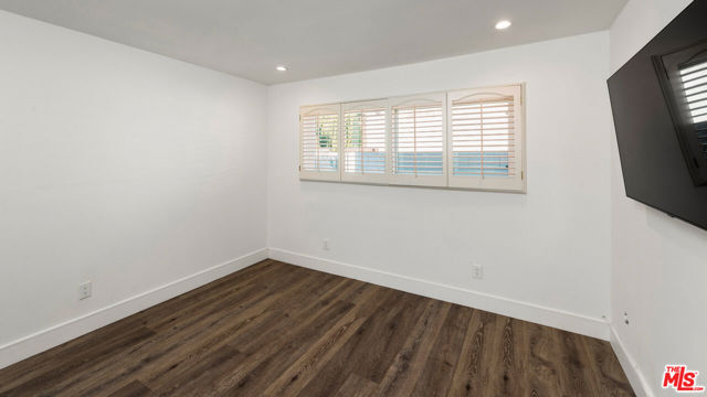 6228 Sale Avenue, Woodland Hills CA: https://media.crmls.org/mediaz/3d210ac7-821a-490c-9143-f87453235a21.jpg