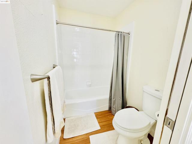 61 Bridle Path Ln, Novato CA: https://media.crmls.org/mediaz/3d217371-356d-42a4-bfdf-65fbc7cde4f1.jpg