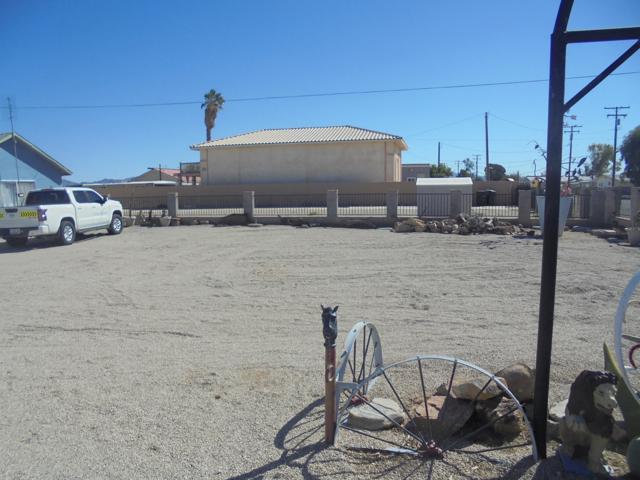5682 Colorado River Road, Blythe CA: https://media.crmls.org/mediaz/3d21e564-52b6-47aa-a84e-a4854b1f6099.jpg