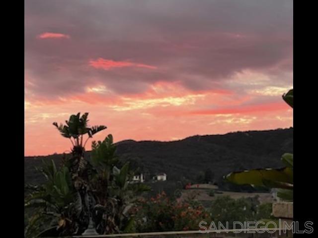 12450 Robison Blvd, Poway CA: https://media.crmls.org/mediaz/3d2206be-243f-4a5e-aa7d-22c0e7d9d517.jpg