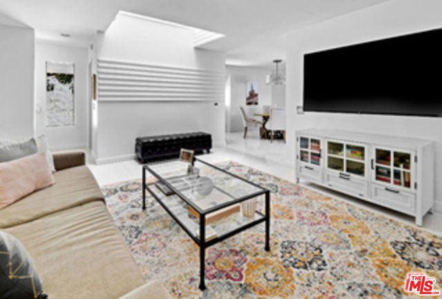 1671 Michael Lane, Pacific Palisades CA: https://media.crmls.org/mediaz/3d228f83-b8ef-46fd-a5be-69b036c0136f.jpg