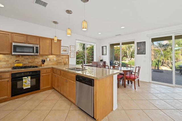 60505 Staghorn Drive, La Quinta CA: https://media.crmls.org/mediaz/3d22ad28-d11d-47f2-a4c2-d7f6145a57d1.jpg