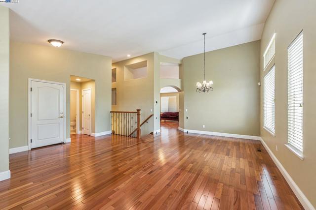 2578 Ridge Crest Ct., Castro Valley CA: https://media.crmls.org/mediaz/3d22f81a-8abe-4458-97b5-fe531531bd9d.jpg