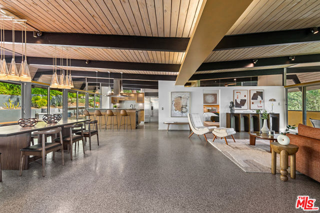 4944 Hood Drive, Woodland Hills CA: https://media.crmls.org/mediaz/3d235c53-1e00-41af-a8b1-39871b0c89af.jpg