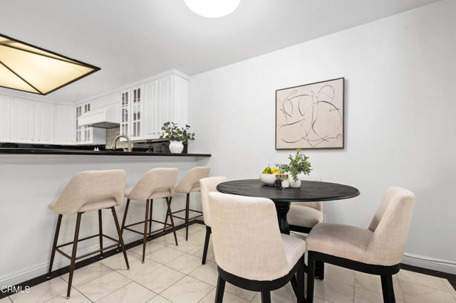 Detail Gallery Image 10 of 37 For 2329 Century Hill, Los Angeles,  CA 90067 - 2 Beds | 2 Baths