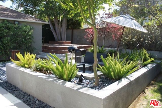 7311 Dunfield Avenue, Los Angeles CA: https://media.crmls.org/mediaz/3d23b6c0-4bf2-402e-9b08-79d25cd63abe.jpg
