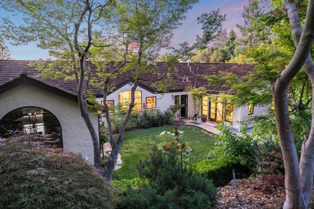 11510 Summit Wood Road, Los Altos Hills CA: https://media.crmls.org/mediaz/3d23f2b3-38e8-4af3-aac8-d27d22162df7.jpg