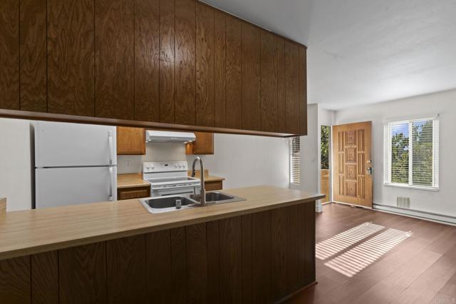 Detail Gallery Image 9 of 31 For 13742 Ruette Le Parc #C,  Del Mar,  CA 92014 - 2 Beds | 2 Baths