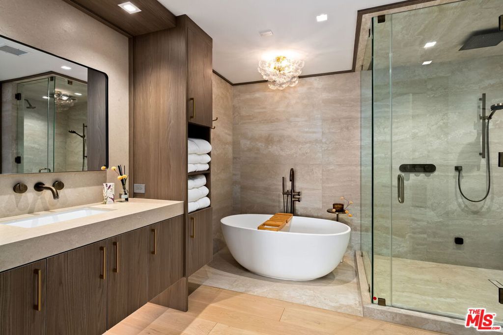 MLS #26940973 image #26