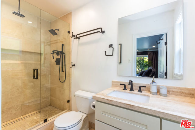 724 N Spaulding Avenue, Los Angeles CA: https://media.crmls.org/mediaz/3d24b6f3-0ad0-42a2-ac9d-9c6e8f06a28f.jpg