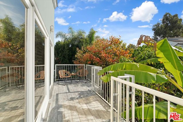 Image 18 of 27 For 850 Burrell Street