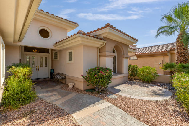 78626 Blooming Court, Palm Desert CA: https://media.crmls.org/mediaz/3d269c53-04de-4e31-8aee-7b29403196cc.jpg