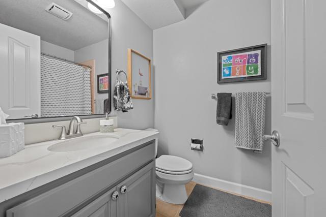 441 Tierra Del Sol, Hollister CA: https://media.crmls.org/mediaz/3d26cddb-b9ad-4ccb-9f19-1a9217d6e296.jpg