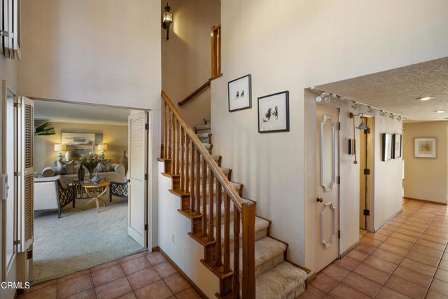 Detail Gallery Image 4 of 52 For 1400 Valley View Rd #1,  Glendale,  CA 91202 - 4 Beds | 3/1 Baths