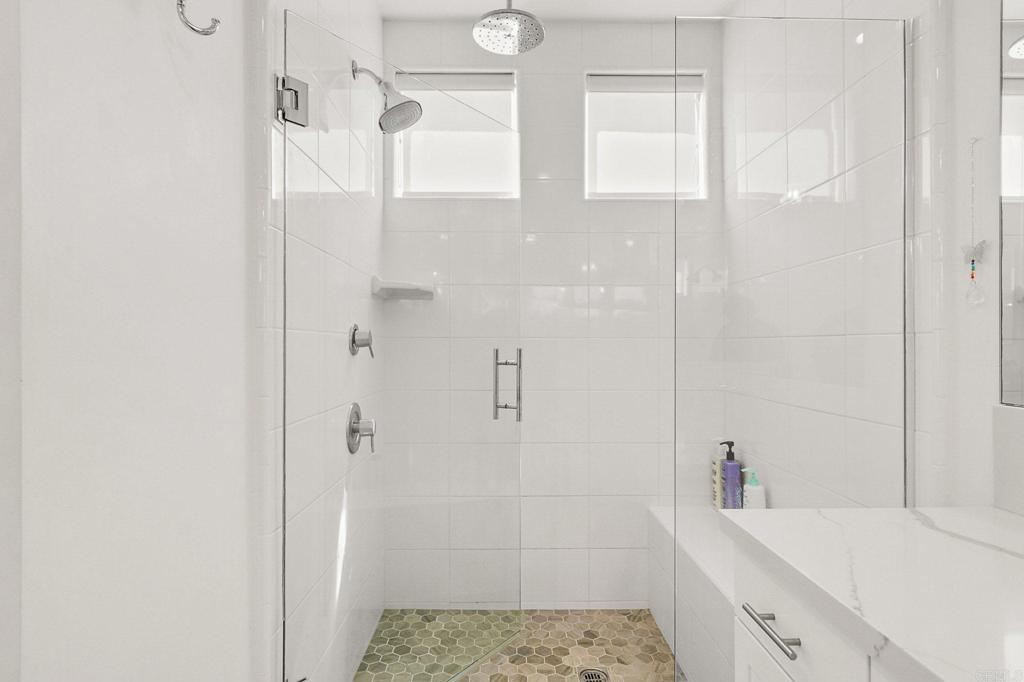 https://media.crmls.org/mediaz/3d26dfa0-c27c-419f-b69f-9e24ffa6d0c7.jpg?preset=X-Large