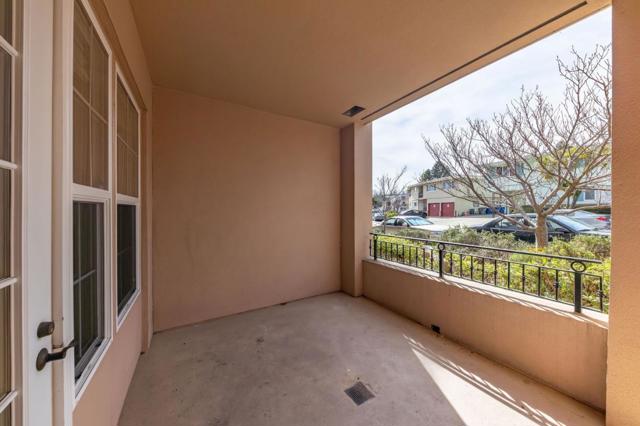 88 S Broadway, Millbrae CA: https://media.crmls.org/mediaz/3d270dec-e5b3-4bc7-9036-0fbd562d7123.jpg