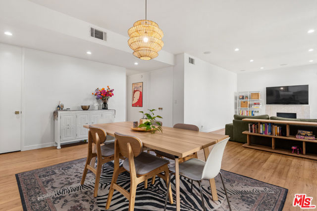1500 Camden Avenue, Los Angeles CA: https://media.crmls.org/mediaz/3d275757-241a-4559-a858-7bcd1a4a0b1d.jpg