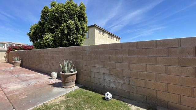 82549 Tivoli Court, Indio CA: https://media.crmls.org/mediaz/3d279bd3-9870-41ac-8382-25eb469c17cc.jpg