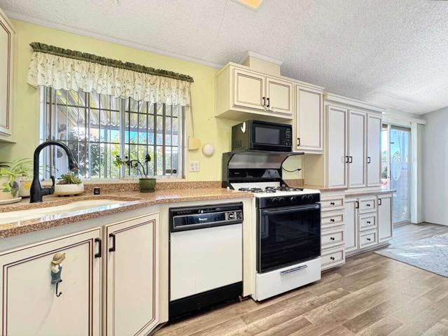 81713 San Cristobal Avenue, Indio CA: https://media.crmls.org/mediaz/3d29d629-032d-4a7b-ba0d-f7a86b91267a.jpg