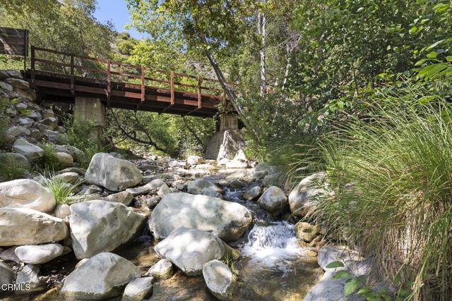 16825 Maricopa Highway, Ojai CA: https://media.crmls.org/mediaz/3d2a5210-e0fc-4c71-bab4-b18994eec665.jpg