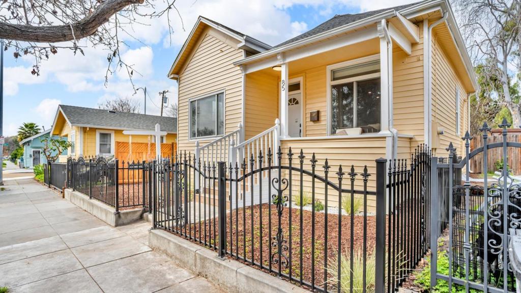 85 Oak Street