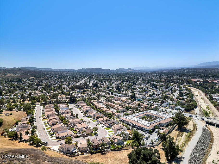 https://media.crmls.org/mediaz/3d2b1b4a-7da5-43f1-ba9b-727db2317d14.jpg?preset=X-Large