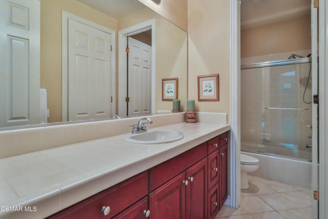 Full Bathroom En Suite 2