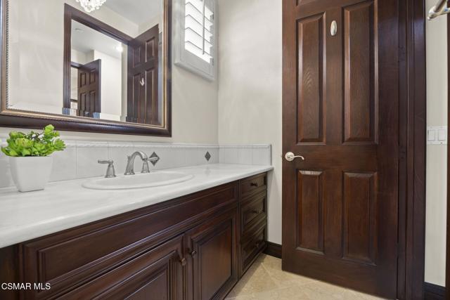 4988 Read Road, Moorpark CA: https://media.crmls.org/mediaz/3d2cd364-5b34-430f-8031-0da143641584.jpg