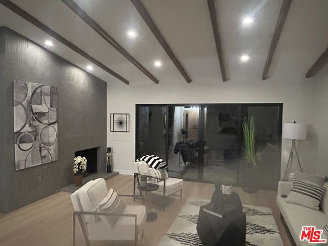 23442 Burbank Boulevard, Woodland Hills CA: https://media.crmls.org/mediaz/3d2d72db-9c72-4e30-a733-49bebe8d8af8.jpg