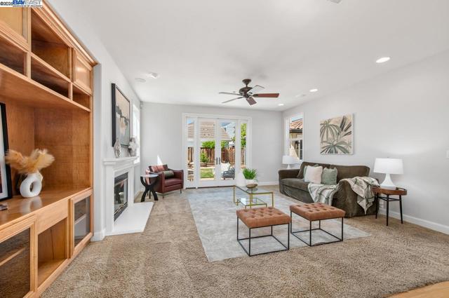 5640 Carnegie Way, Livermore CA: https://media.crmls.org/mediaz/3d2d791a-610d-4bac-aadf-7500cf1d1fb4.jpg