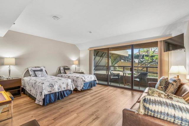 230 W Laurel Street, San Diego CA: https://media.crmls.org/mediaz/3d2e8a87-d99a-413d-a5ce-948c33d348f0.jpg