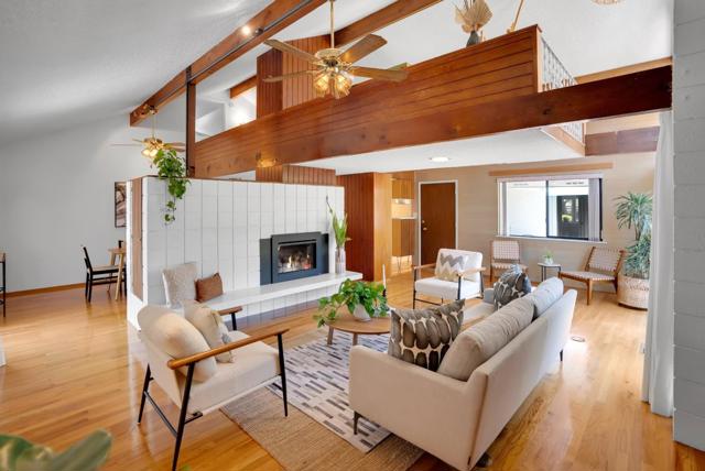 631 Park Way, Santa Cruz CA: https://media.crmls.org/mediaz/3d2ecd6d-7631-41b2-9335-07b3900818ba.jpg