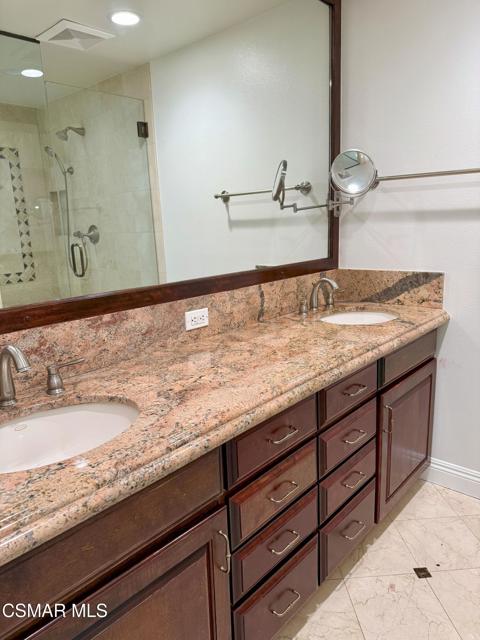 829 Sorrelwood Court, Westlake Village CA: https://media.crmls.org/mediaz/3d2f0e7a-19d1-4e53-8e13-aab0a267daa5.jpg