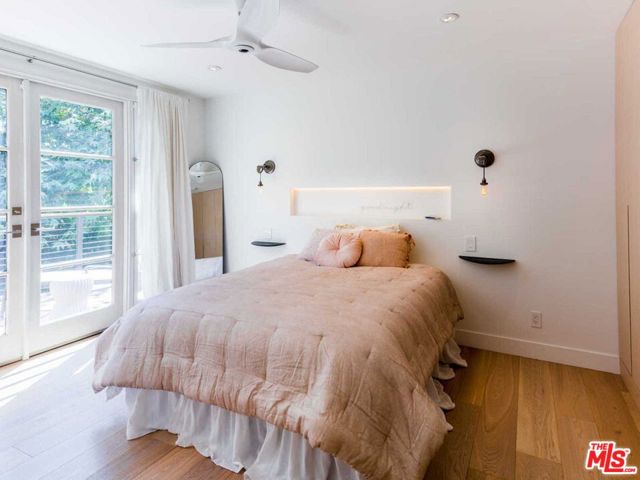 3279 Ledgewood Drive, Los Angeles CA: https://media.crmls.org/mediaz/3d2f4507-0953-4364-9d01-ede5e627fa10.jpg
