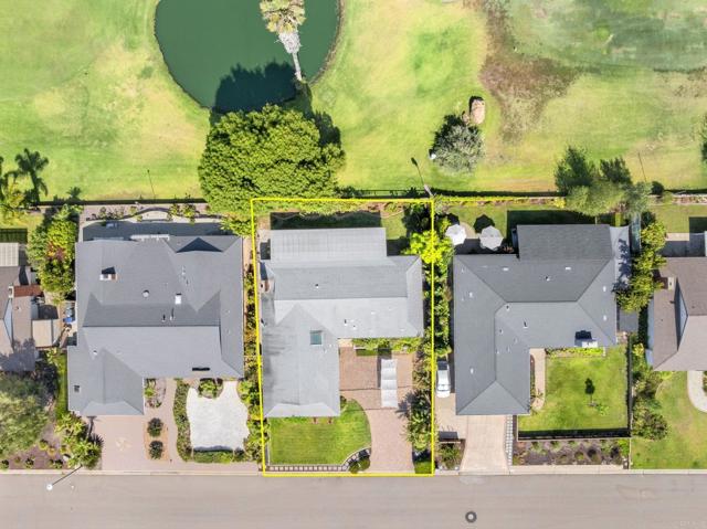 1051 La Reina Drive, San Marcos CA: https://media.crmls.org/mediaz/3d2f46dc-ca2c-4276-964b-98e8f27bbd8d.jpg