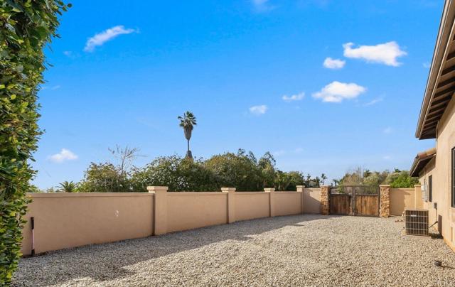 2398 Prince Way, Vista CA: https://media.crmls.org/mediaz/3d2f7f01-1b69-4c52-8cbd-736d891b7a39.jpg