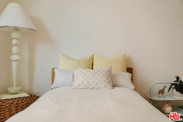 1124 W Panorama Way, Los Angeles CA: https://media.crmls.org/mediaz/3d2fb5ae-b27f-427d-ac9d-4992edd73abe.jpg