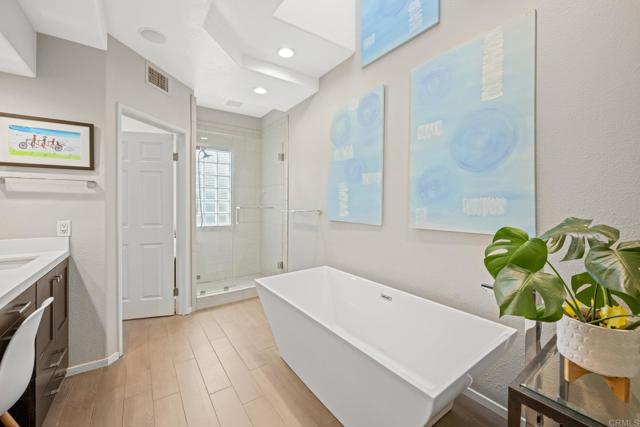 Detail Gallery Image 23 of 34 For 3358 Caminito Luna Nueva, Del Mar,  CA 92014 - 3 Beds | 2/1 Baths