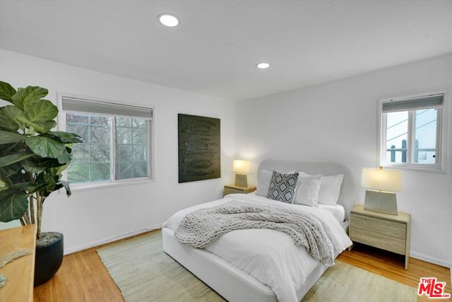 828 Hill Street, Santa Monica CA: https://media.crmls.org/mediaz/3d304c38-aae4-49d5-919e-8b0fcf4f7b60.jpg