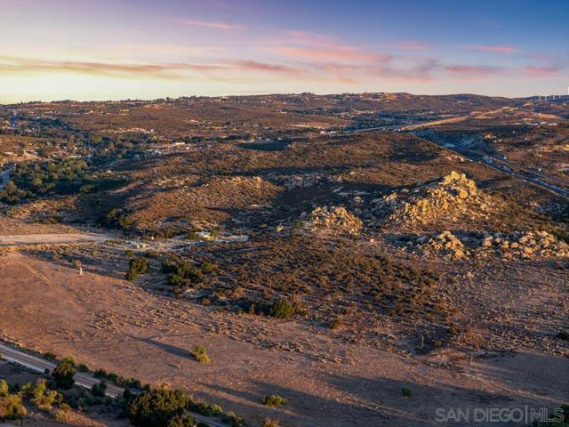 40760 Old Highway 80, Boulevard CA: https://media.crmls.org/mediaz/3d304db5-87cc-4544-89e9-1b89f98101d2.jpg