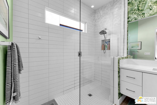 Image 33 of 66 For 461 Fountain Drive