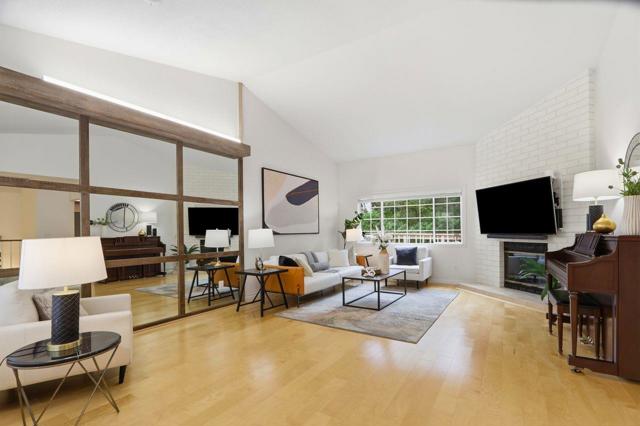 1212 Shelby Creek Lane, San Jose CA: https://media.crmls.org/mediaz/3d31833e-45fd-4d99-98e3-f79b9bb981d3.jpg