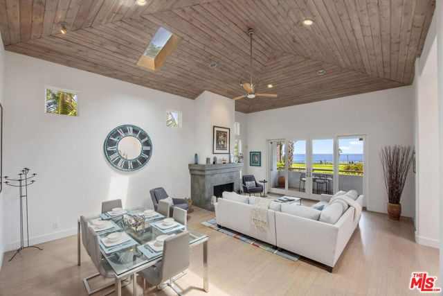1312 Shoreline Drive, Santa Barbara CA: https://media.crmls.org/mediaz/3d31c94d-1c1a-4218-8328-8ef68f007242.jpg