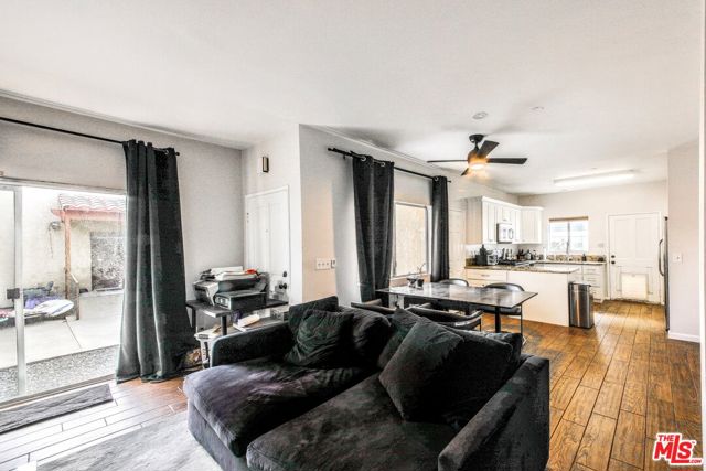 1943 19th Street, Santa Monica CA: https://media.crmls.org/mediaz/3d327787-9f1b-47fe-8a54-2c83531ba2ee.jpg