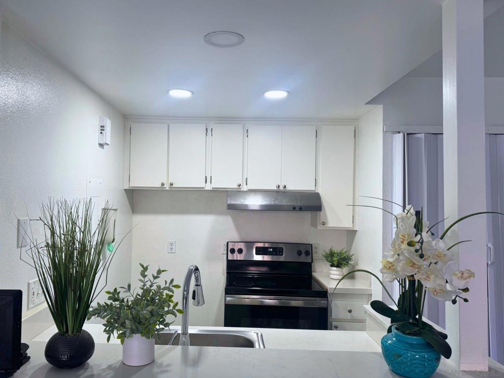 875 W San Ysidro Blvd #14