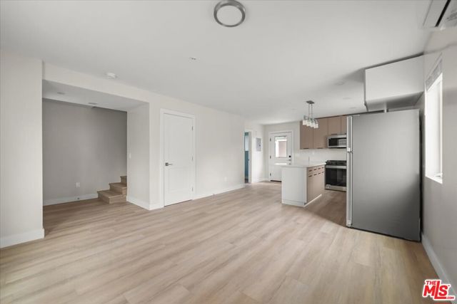 1317 Punta Gorda, Santa Barbara CA: https://media.crmls.org/mediaz/3d335f21-6526-44ab-9679-2333b2618be0.jpg