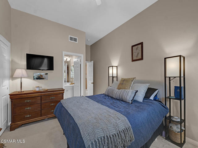 331 Briar Bluff Circle, Thousand Oaks CA: https://media.crmls.org/mediaz/3d337713-b347-4782-972a-63424586c282.jpg