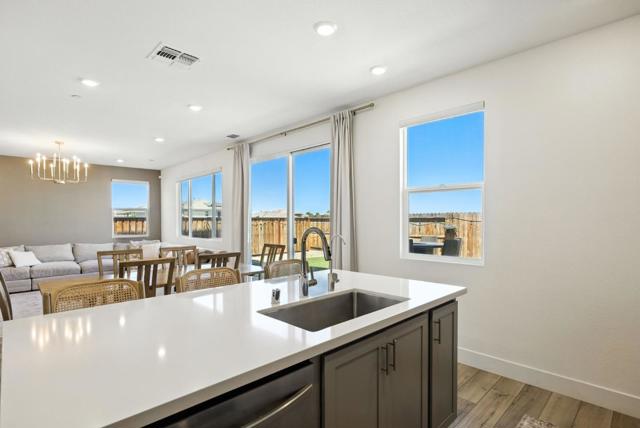 1900 Lotus Court, Hollister CA: https://media.crmls.org/mediaz/3d33882f-a662-40b2-b8bd-9d97fd279b22.jpg