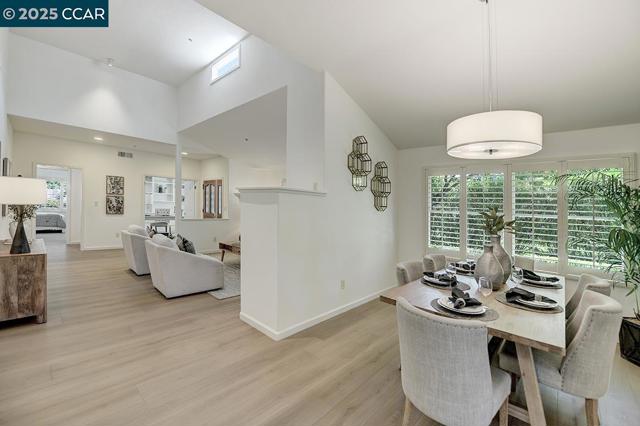 2504 Saklan Indian Dr, Walnut Creek CA: https://media.crmls.org/mediaz/3d338f8a-fd6a-465a-a4b3-adfde6888cfe.jpg