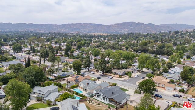 22250 Strathern Street, Canoga Park CA: https://media.crmls.org/mediaz/3d33a782-0022-47d9-be7f-0c06c9d6a116.jpg